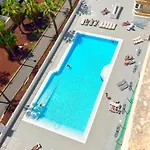 Playa Honda Sky View 公寓