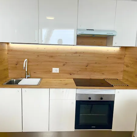 Playa Honda Sky View Апартаменти *